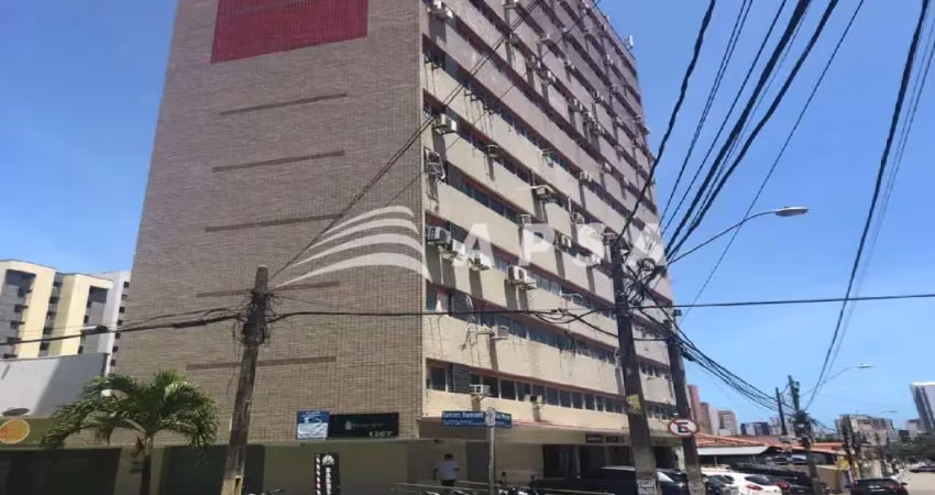Ótima sala comercial sem mobília, bem localizado na av santos dumon, medindo 22m², 01 banheiro, rece