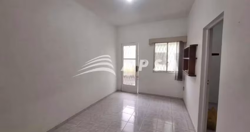 Excelente casa de vila localizada na abolição, 60m², pintura nova, em ótimo estado, sala, dois dormi