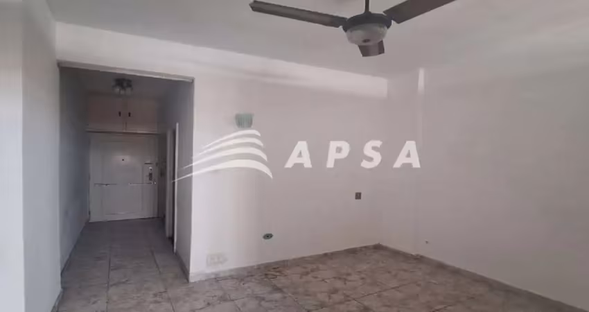 Otimo apartamernto, sendo quarto amplo, banheiro e cozinha em condominio silencioso e proximo praça