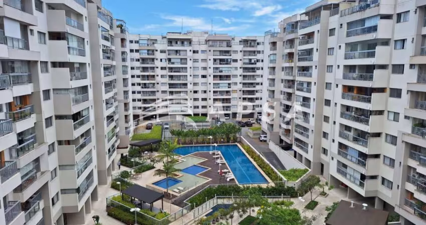 EXCELENTE IMÓVEL EM CONDOMÍNIO COM TOTAL INFRAESTRUTURA (PISCINA, SAUNA, CHURRASQUEIRA, SALÃO DE FES