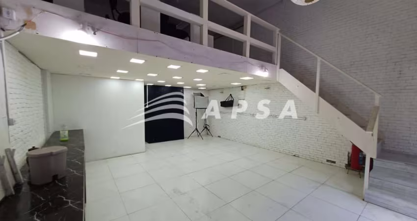 LOJA COMERCIAL DESOCUPADA E ENTREGA IMEDIATA. LOCALIZADA PERTO DA CENTRAL DO BRASIL, ESSA REGIÃO TEM
