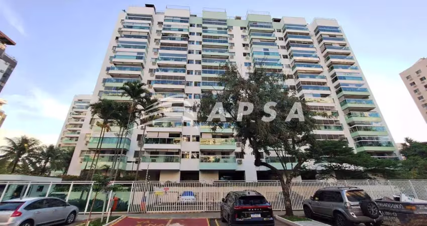 Condomínio rio 2 - apartamento com varandão e vista para a lagoa de jacarepaguá excelente apartament