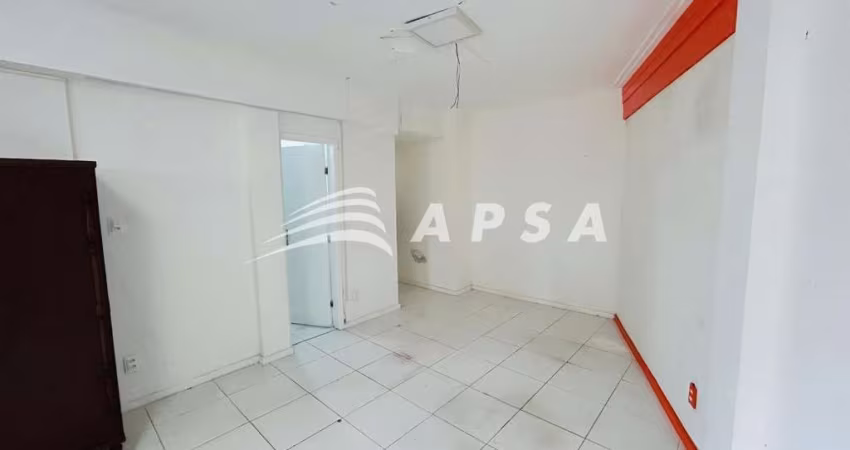 APSA ALUGA ÓTIMA OPORTUNIDADE SITUADO NA PITUBA. SALA COMERCIAL AMPLA, NASCENTE, COM 34 M² E 1 BANHE