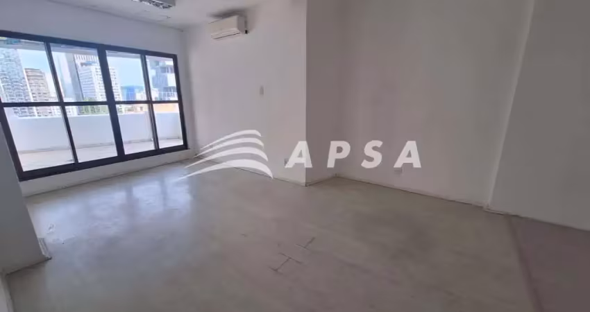 Cobertura no centro da cidade rua uruguaiana. excelente oportunidade de estabelecer o seu negocio no