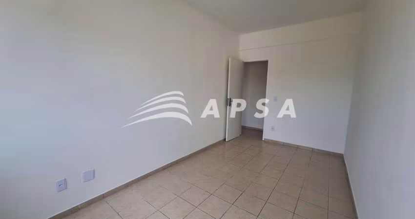 APARTAMENTO DOIS QUARTOS PRAÇA SECA. ESTE APARTAMENTO RECÉM REFORMADO É A OPORTUNIDADE QUE VOCÊ ESPE