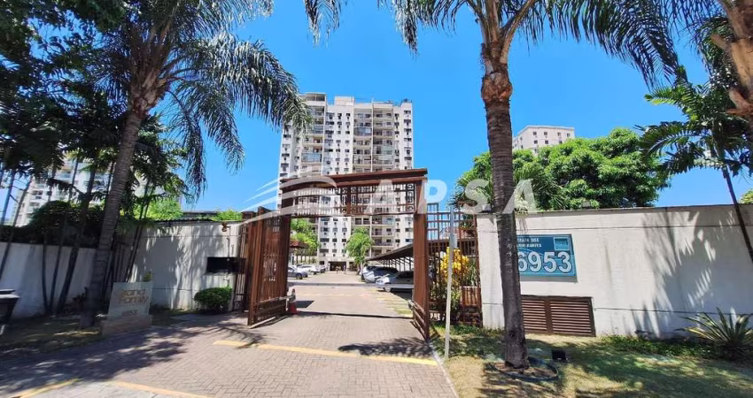 EXCELENTE IMÓVEL, COM SALA ESPAÇOSA E VARANDA COM VISTA PANORÂMICA. CONTA COM CORREDOR, BANHEIRO SOC