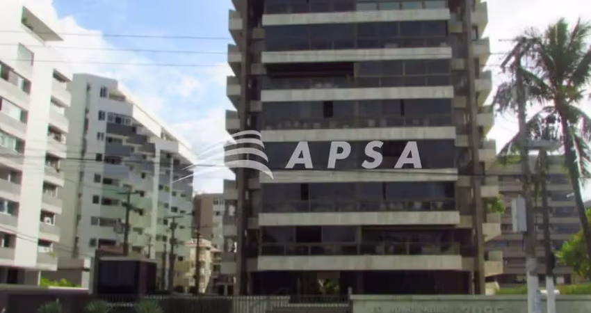 Excelente apartamento à beira mar, com ótima localização, próximo à restaurantes, faculdade, escolas