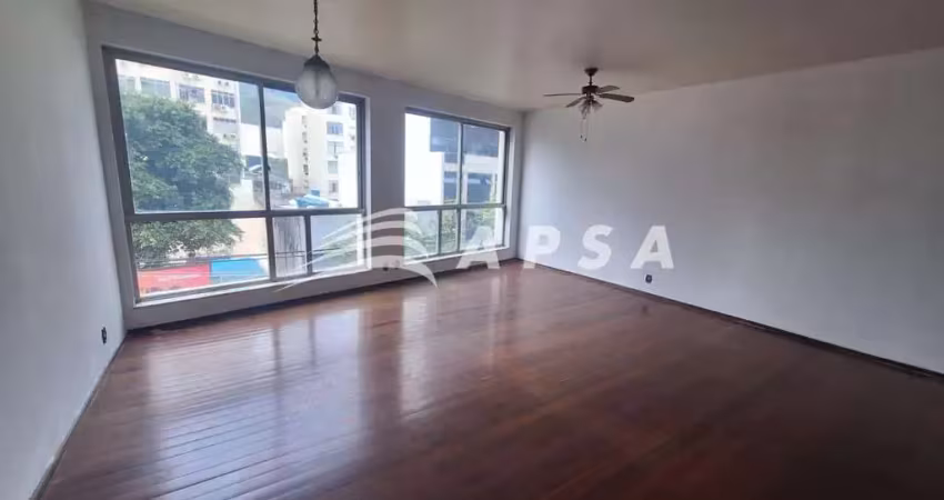 EXCELENTE 3 QUARTOS AO LADO DA PRAÇA SAENS PENA. APARTAMENTO EXCLUSIVO, EM PRÉDIO COM 2 APARTAMENTOS