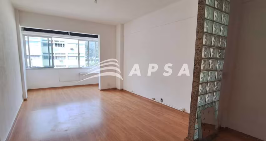 STUDIO EM BOTAFOGO QUE COMBINA CHARME, PRATICIDADE E CONFORTO EM CADA METRO QUADRADO. AO ENTRAR NEST