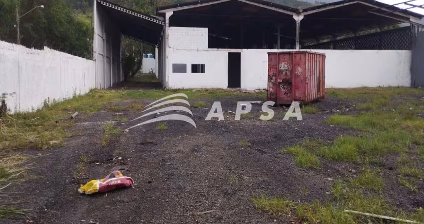 EXCELENTE TERRENO, COM 2 GALPÕES, PARA ALUGUEL. O IMÓVEL ESTÁ LOCALIZADO NA AVENIDA BRASIL, 35860, G