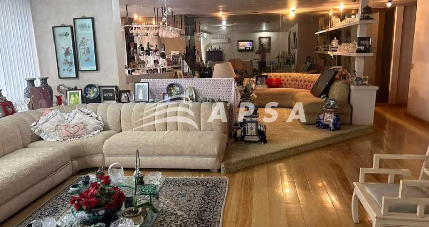 OPORTUNIDADE ÚNICA EM COPACABANA! IMAGINE VIVER COM TODO O CONFORTO E SOFISTICAÇÃO EM UM APARTAMENTO