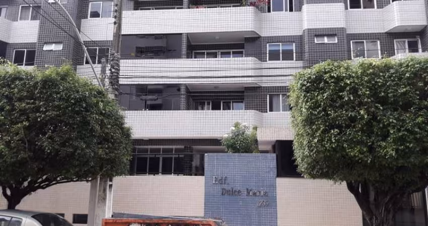 LINDO APARTAMENTO NA PONTA VERDE. O ED. DULCE MARIA FICA NA  DURVAL GUIMARÃES AO LADO DO RESTAURANTE