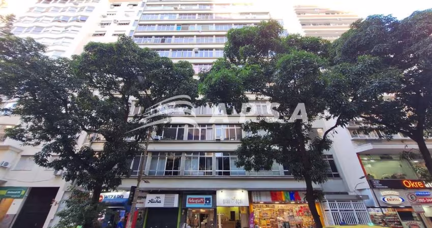 EXCELENTE APARTAMENTO, ÓTIMA LOCALIZAÇÃO, PRÓXIMO AO METRÔ, ATERRO DO FLAMENGO E FARTO COMÉRCIO, DE