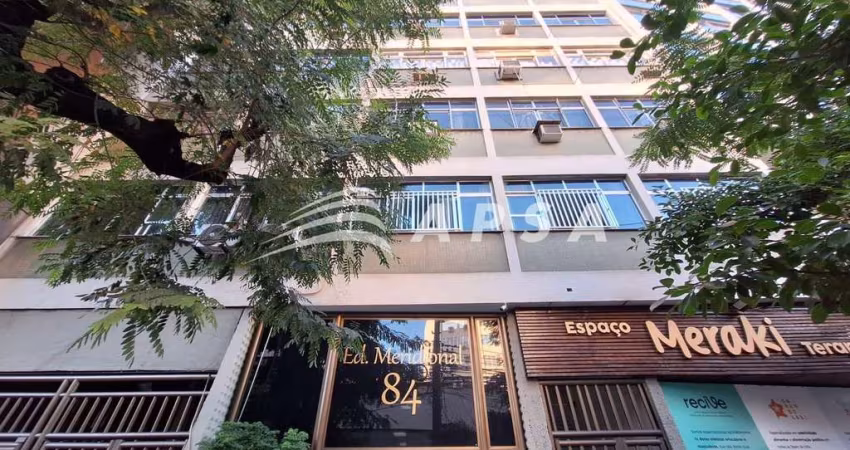 EXCELENTE APARTAMENTO, 77 M2, INDEVASSAVEL, COMPOSTO POR SALA , 02 QUARTOS , SENDO 01 COM ARMARIOS,