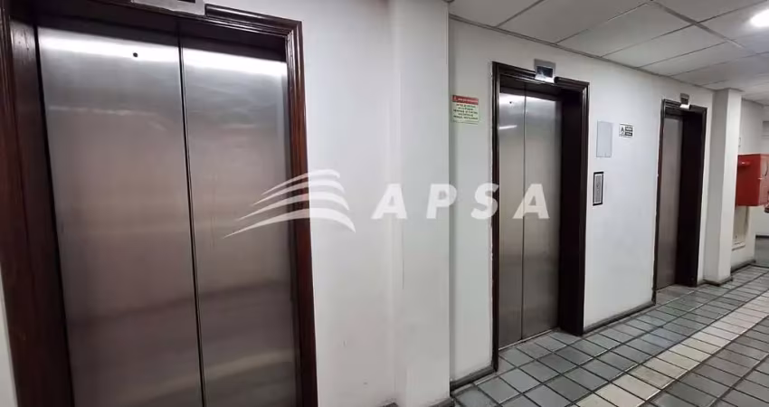 No coração do centro, esta sala comercial totalmente mobiliada para aluguel é a solução ideal para q