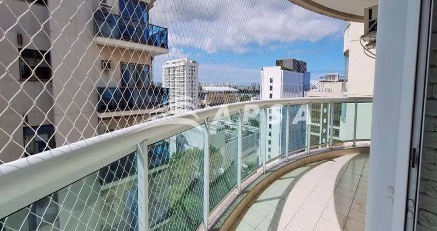 EXCELENTE COBERTURA DUPLEX, LOCALIZADO NA RUA AROAZES - BARRA OLÍMPICA, PARA ALUGUEL. COM 150M², EST