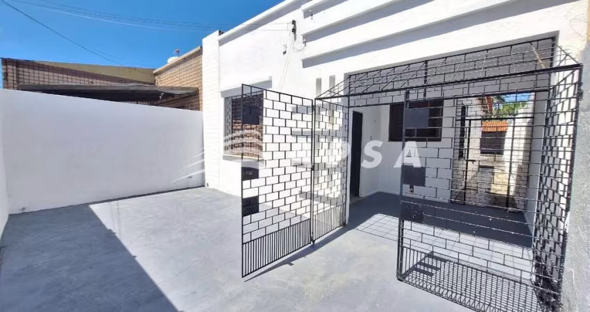 CASA NA PARQUELÂNDIA COM 2 QUARTOS E 1 SUÍTE EXTERNA, BANHEIRO SOCIAL, COZINHA, SALA DE ESTAR, VARAN
