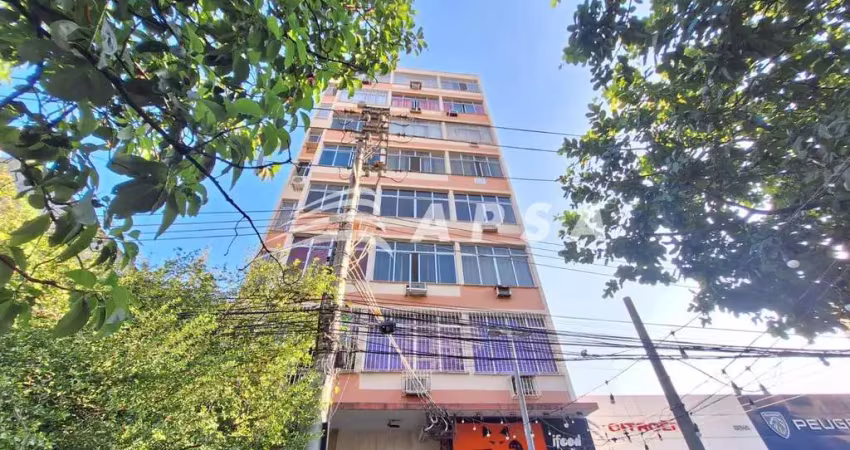 Ótimo apartamento de 47 m²,  sala ampla, 02 dormitórios, banheiro social , cozinha com área de servi