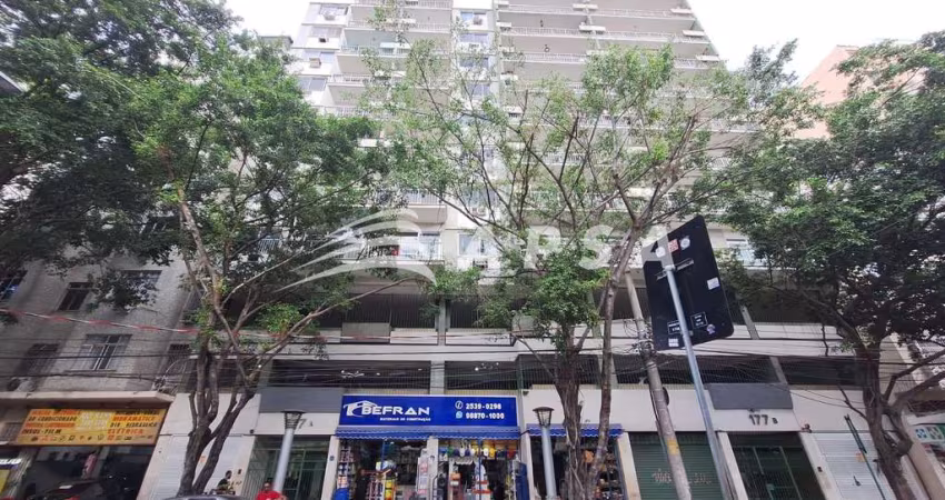 ÓTIMO APARTAMENTO, COMPOSTO POR 2 QUARTOS, SALA, COZINHA, ÁREA DE SERVIÇO, DEPENDÊNCIA DE EMPREGADA,