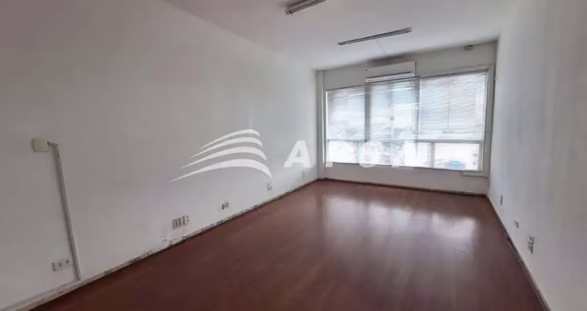No coração do centro do rio, em excelente localização, esta sala comercial para aluguel é perfeita p