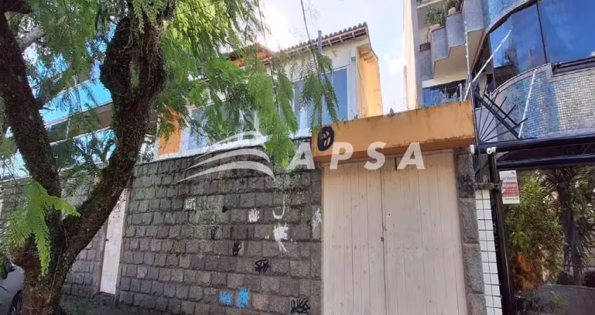 Espaçosa e versátil propriedade disponível para aluguel no recreio dos bandeirantes. com 630m², vari