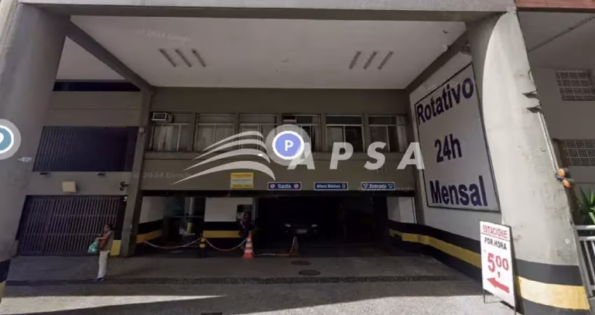 Com acesso 24h a garagem está localizada no centro na rua dos inválidos 171 com 12 metros quadrados,