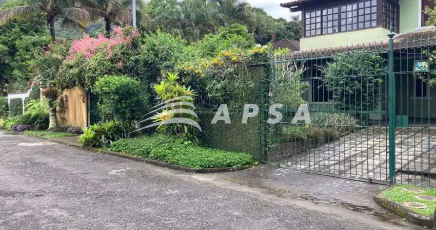 Linda casa duplex, no condomínio vargem green, em vargem grande, para aluguel. são 250m², distribuíd