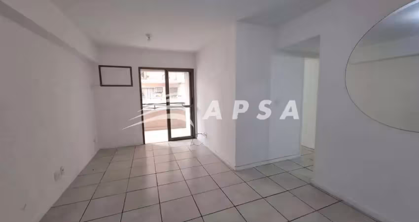 Viva com conforto e lazer neste amplo apartamento para aluguel com três quartos, sendo uma suíte, al