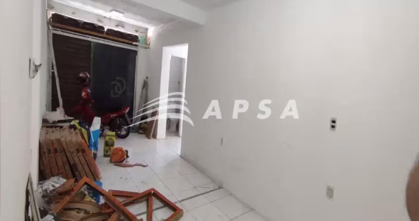 Loja comercial muito bem estruturada, sem nenhum tipo de obra para fazer. 2 portas de entrada, 1 ban