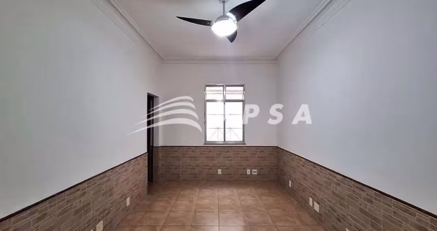 Excelente apartamento, pronto para morar , reformado, super claro e arejado, de fundos, silencioso,