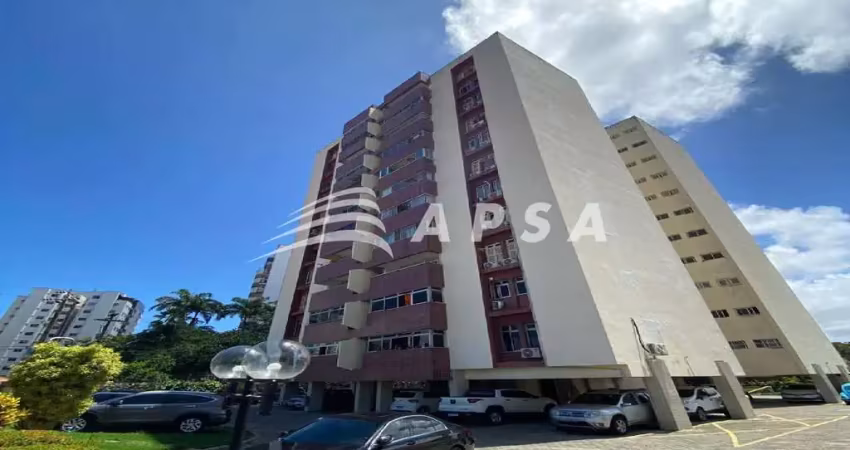 Ótimo apartamento na varjota, muito ventilado, andar intermediário, condomínio com piscina e  deck.