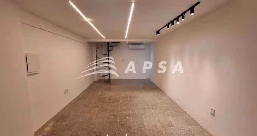 Loja de 70 m² no coração da aldeota ambiente climatizado, projeto de iluminação, com mezanino, varan