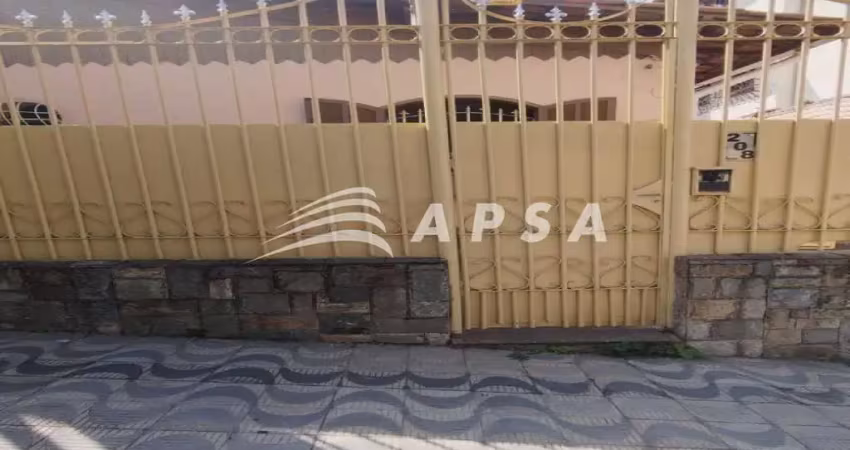 E uma casa bem charmosa com um caimento rústico para quem busca conforto e comodidade. bem localizad