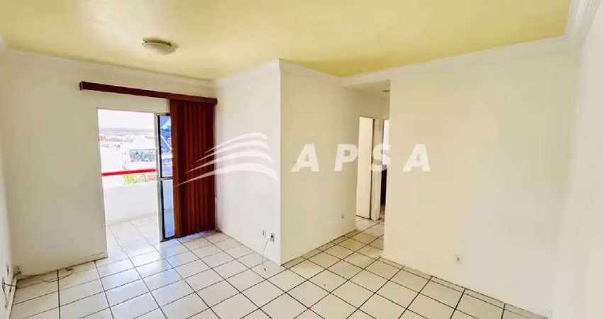 Excelente oportunidade em itapuã! apartamento com 2 quartos, sala, cozinha, banheiro e 60m² bem dist