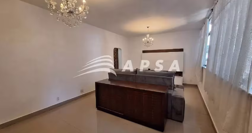 Apresentamos um apartamento recém-reformado e silencioso, perfeito para quem busca conforto e pratic