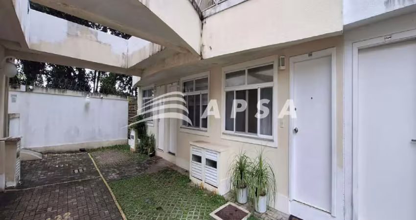 Linda casa tríplex no casas vogue, na estrada dos bandeirantes, vargem pequena, para aluguel. com 11