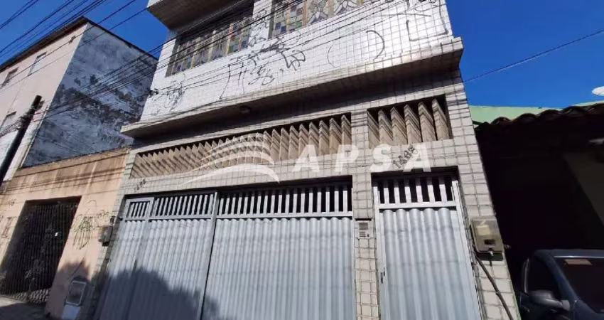Casa altos para locação residencial ou comercial com 03 quartos sendo 02 suites, 01 vaga de garagem,