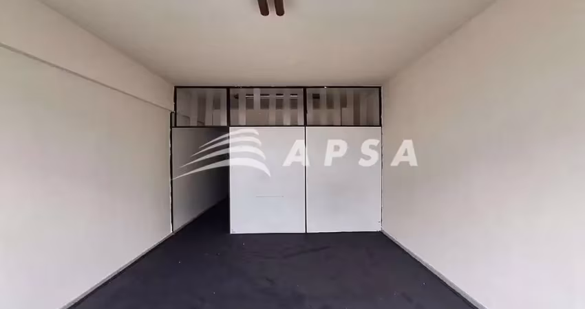 Sala comercial no centro do rio, está a sala ideal para o seu negócio decolar. ampla, versátil e com
