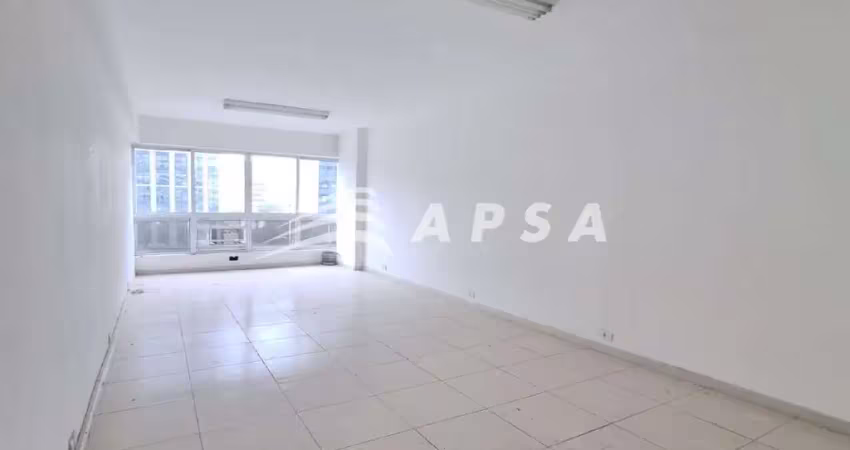 Sala comercial no centro do rio de janeiro que une praticidade e espaço para crescer. com layout amp