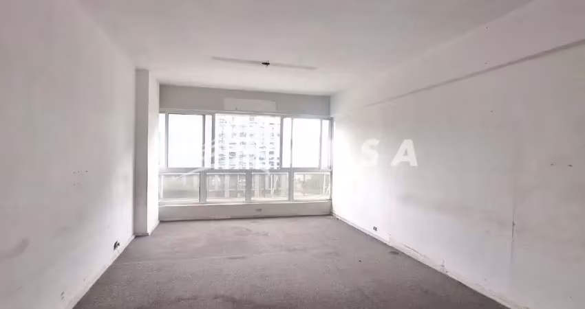 Sala comercial no centro do rio de janeiro que une praticidade e espaço para crescer. com layout amp