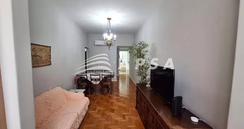 Em plena rua domingos ferreira, no coração de copacabana, está um apartamento modernizado que é puro