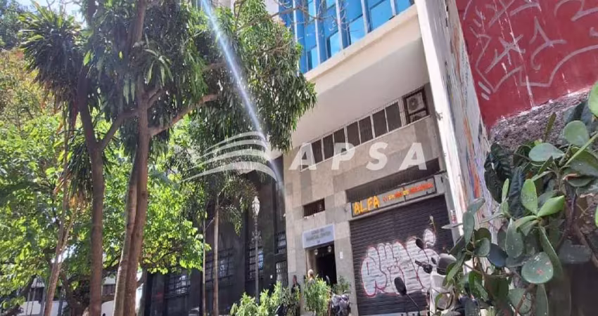Excelente sala com 79m² na rua do mercado- centro/rj, para locação. o imóvel é composto por salão am