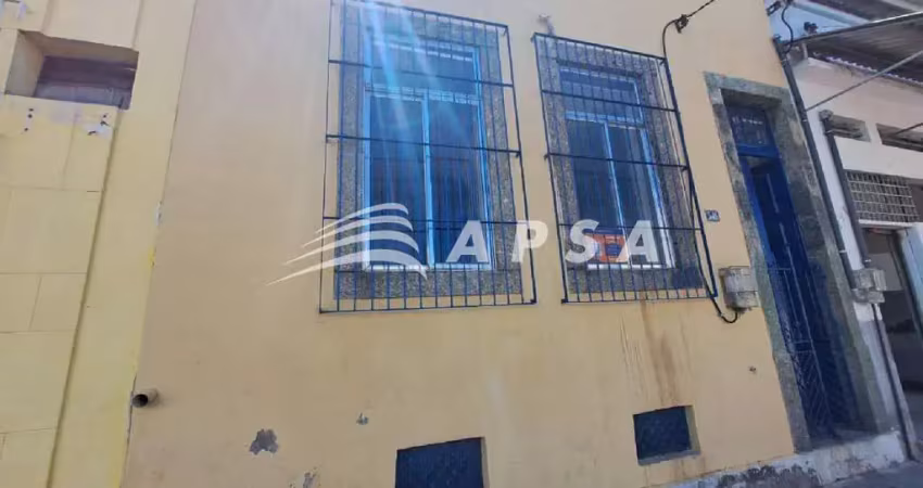 Excelente casa reformada – são cristóvão com 63m², bem localizada e totalmente reformada: sala ampla