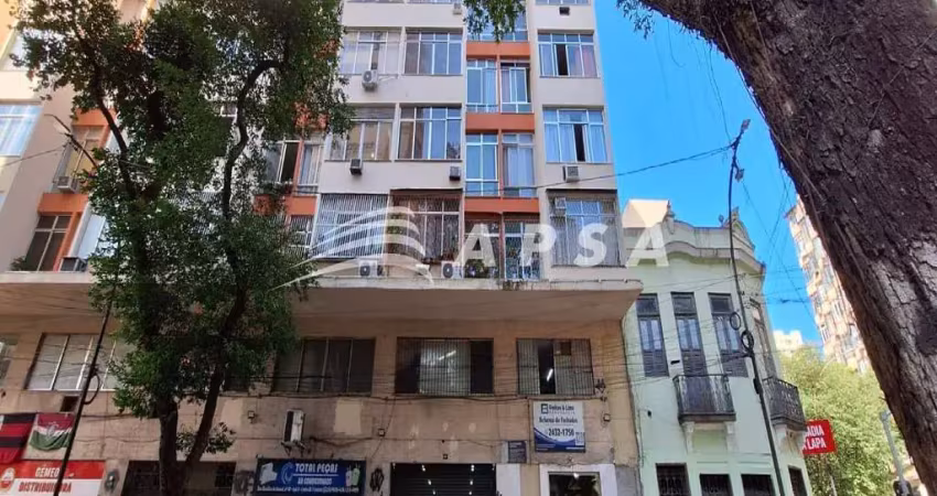 Lindo apartamento, de 01 quarto, na rua ubaldino do amaral - centro. recém reformado, 50m², totalmen