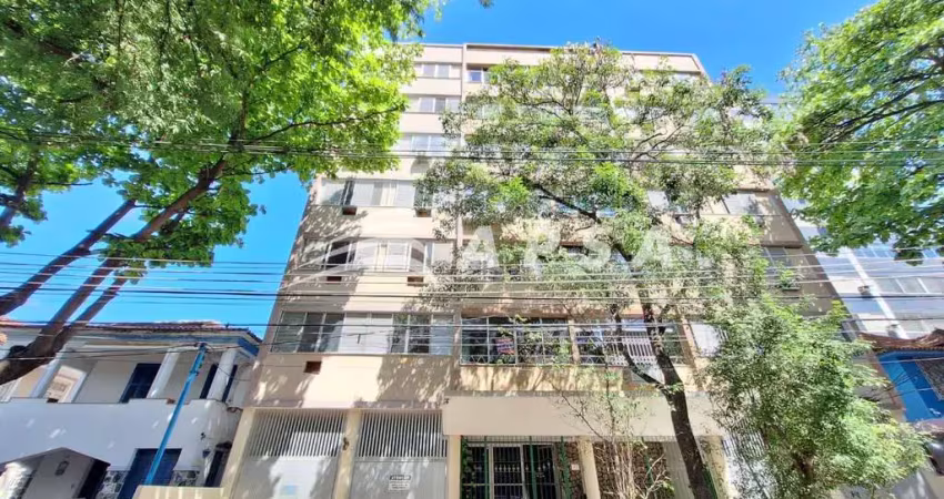 Excelente apartamento com 114m² composto por: sala, 3 dormitórios, cozinha ampla, banheiro social, d