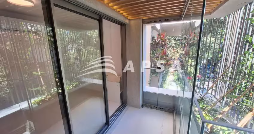 No coração do jardim botânico, um charmoso apartamento de 56m² aguarda seu primeiro morador. em prim