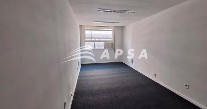 Excelente oportunidade no coração da cidade: sala comercial espaçosa em andar alto, com segurança, p