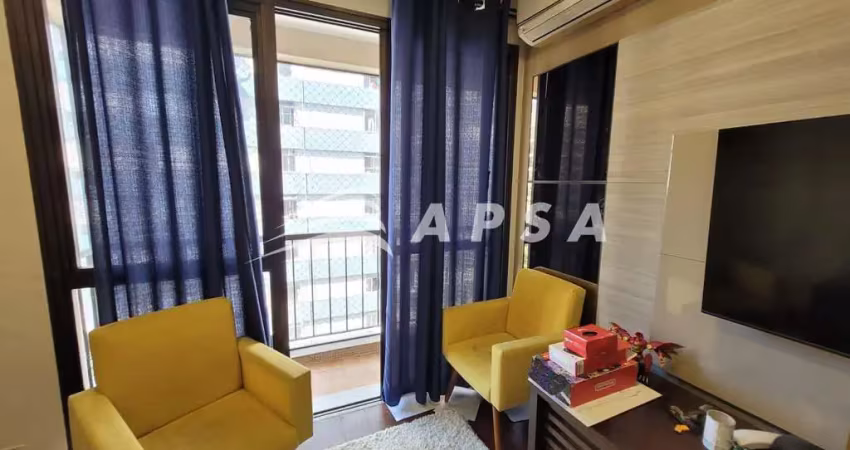 Maravilhoso apartamento disponível para locação, com 2 varandinhas tipo sacada, uma charmosa sala em