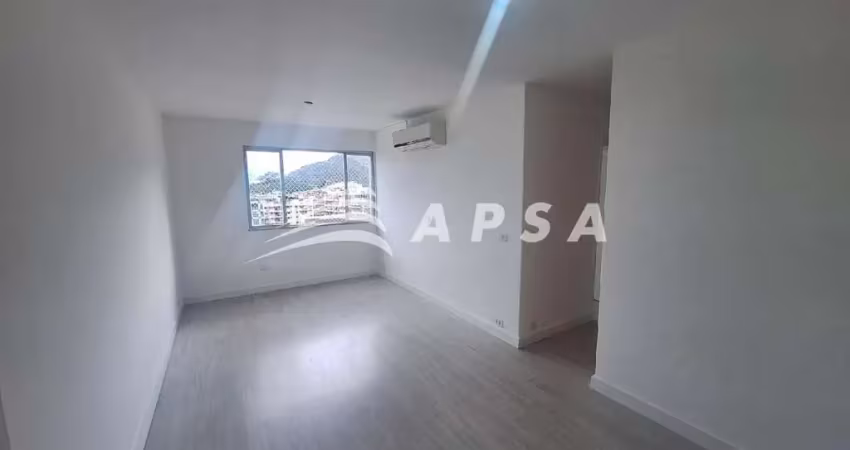 No coração do jardim botânico, este lindo apartamento de 75m² oferece uma vista privilegiada para o