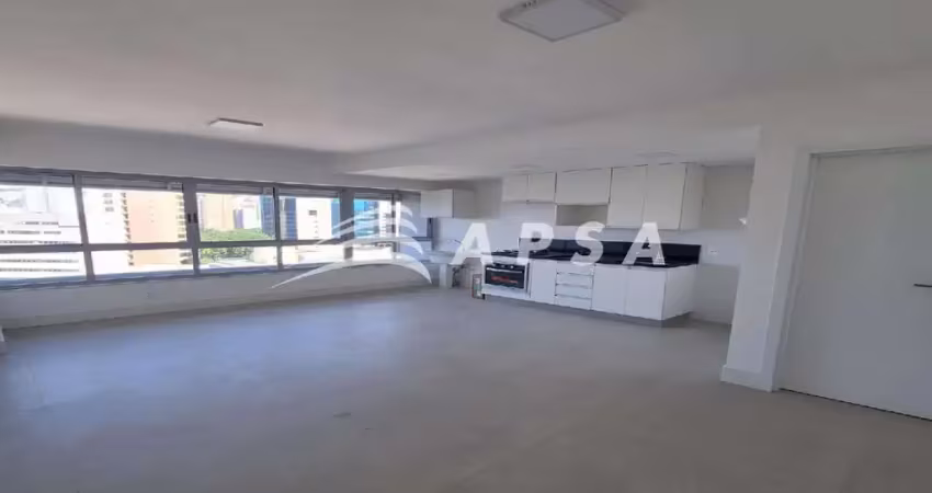 Encante-se com este elegante apartamento localizado em um dos bairros mais valorizados da cidade. sã